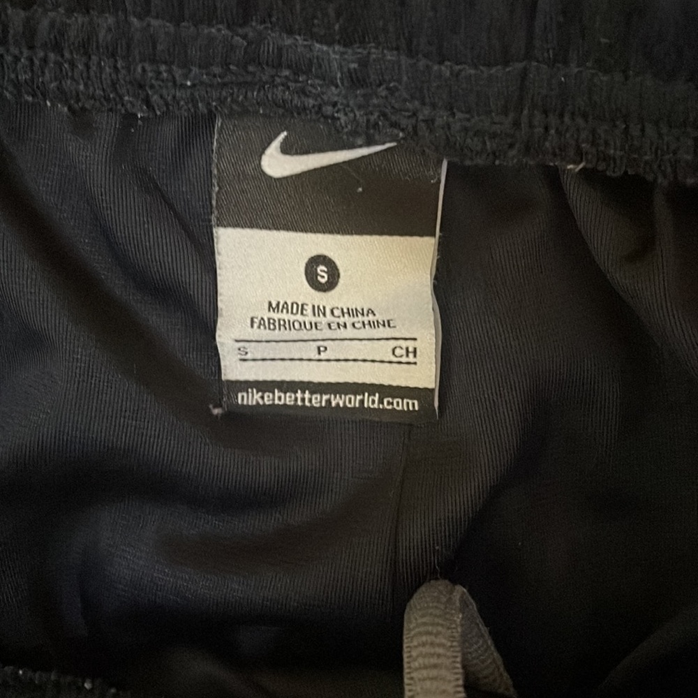 Nike Men’s Small Black and Gray Running Shorts. - Picture 3 of 3
